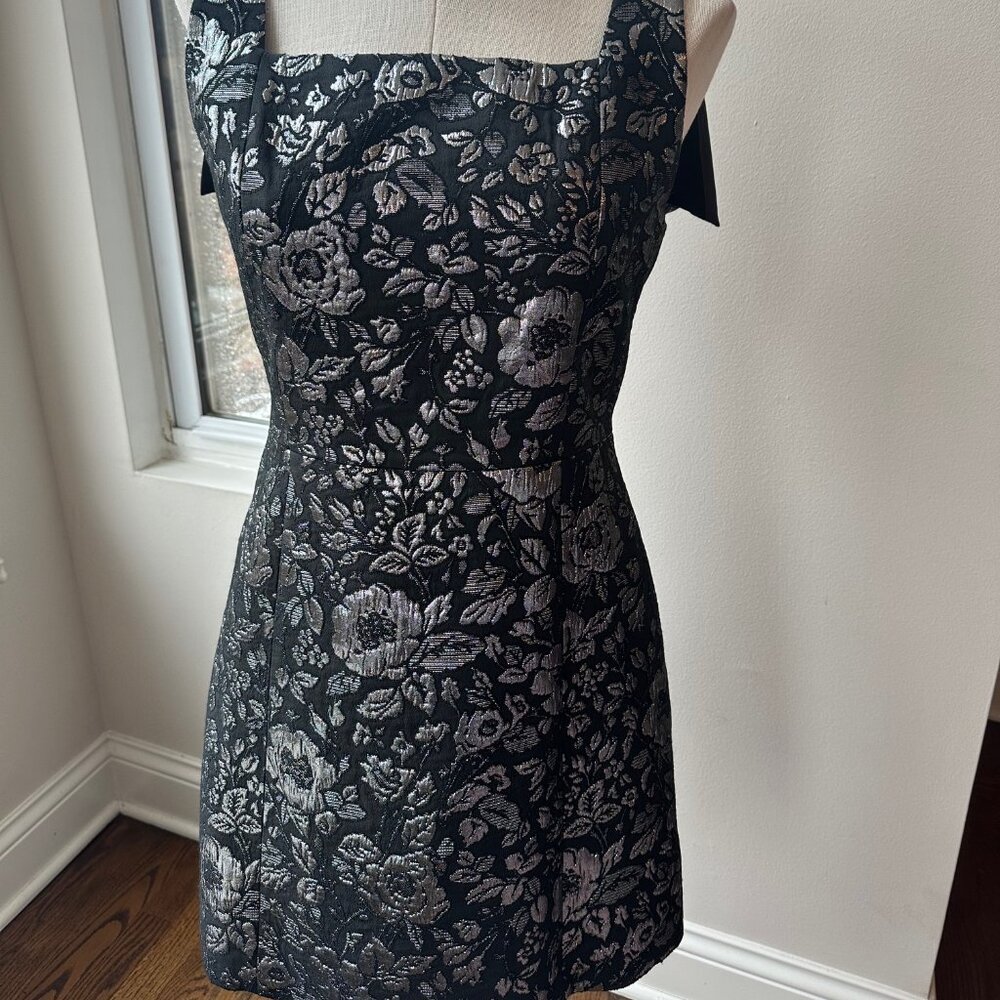 Alice + Olivia Maryann Metallic Jacquard Tie-Shoulder Minidress 12 Black Silver